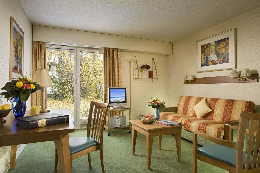 Citadines Geneve Voltaire 3*